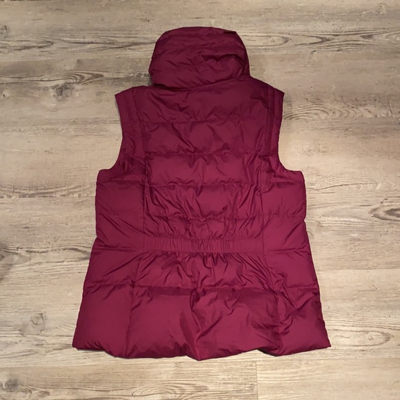 Nike NSW Down Filled Vest Size Medium Purple - Picture 2 of 4